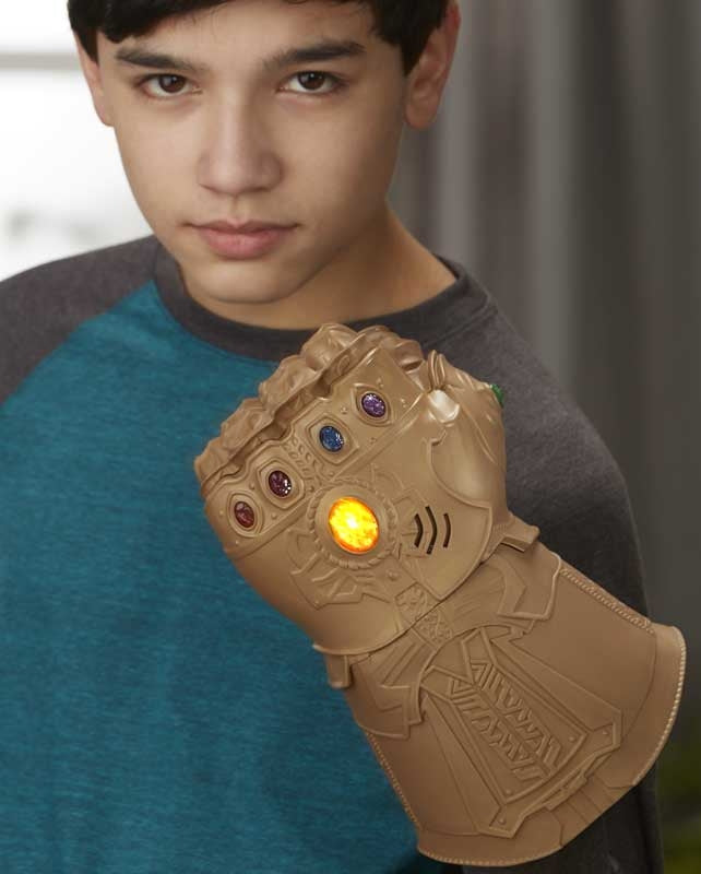 AVENGERS INFINITY GAUNTLET